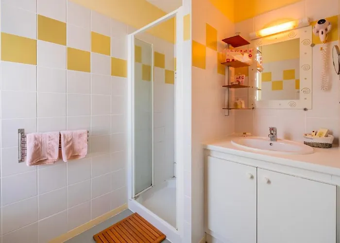 莫尔恩中心酒店 Meaulne